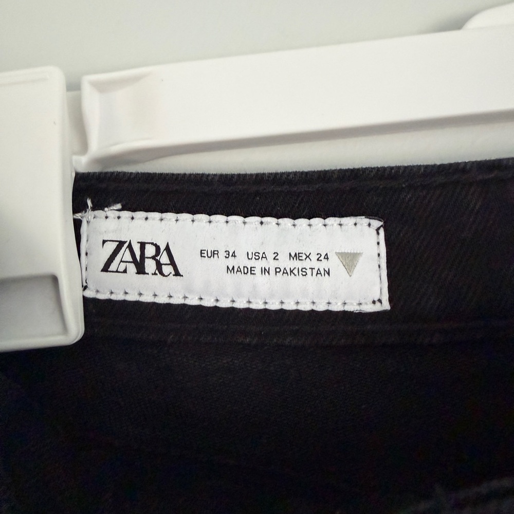Zara Women's Black Ankle Jeans - Picture 3 of 5